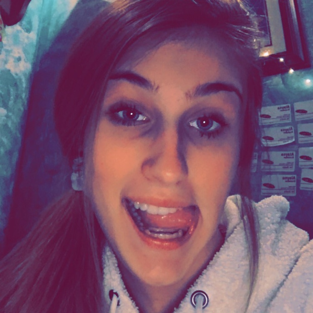 Meet your Posher, Alayna
